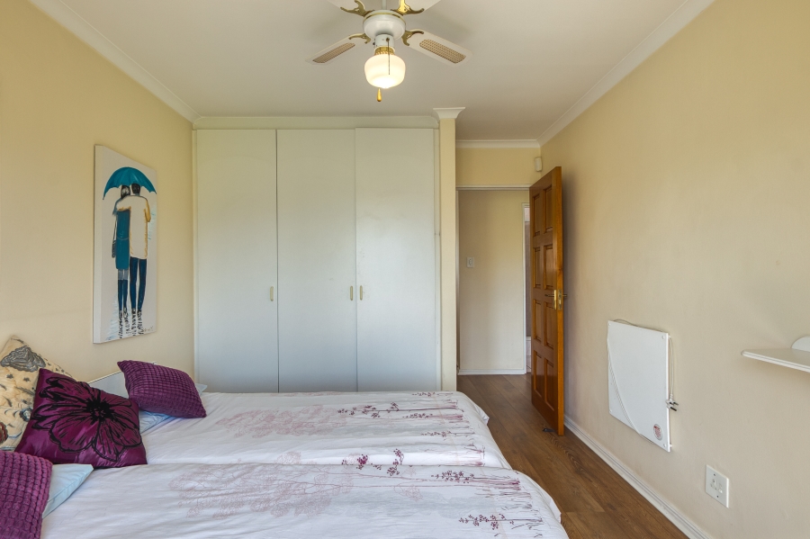 To Let 6 Bedroom Property for Rent in Greenways Golf Estate Western Cape